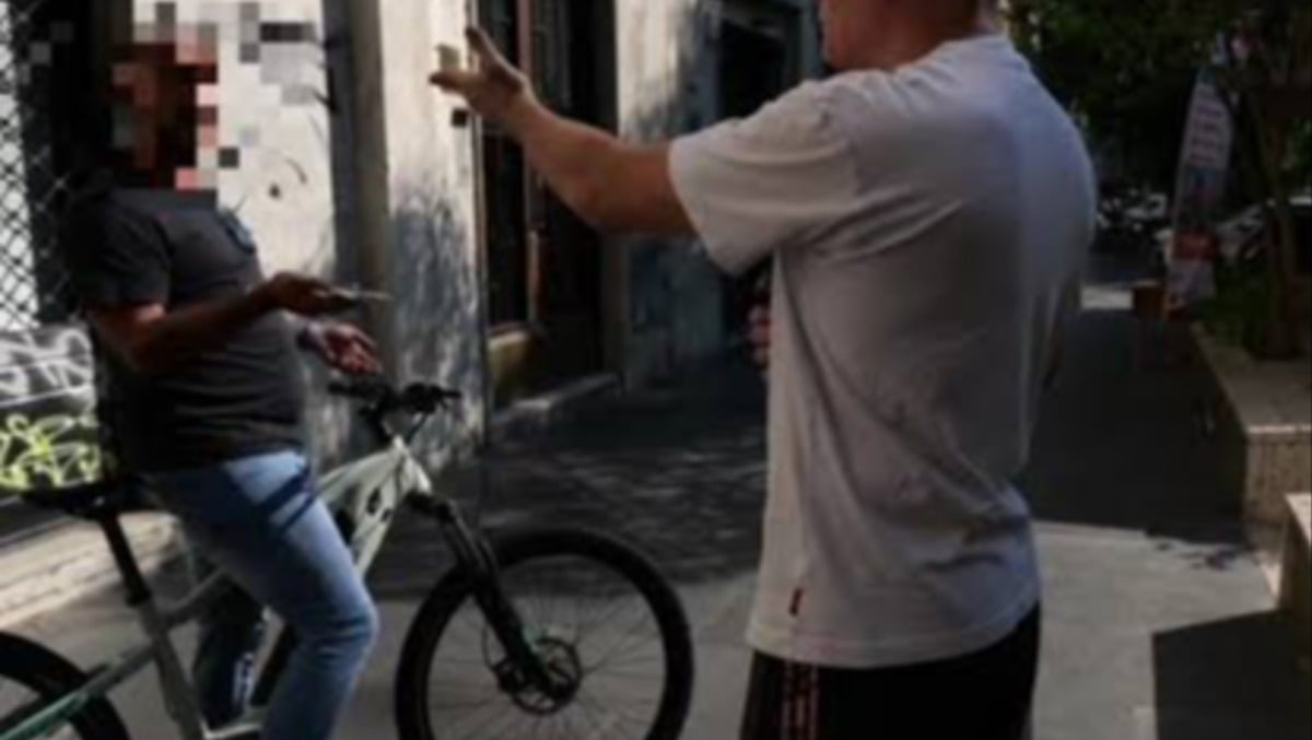 Cervinara: sui marciapiedi la legge della giungla tra bici e monopattini - 