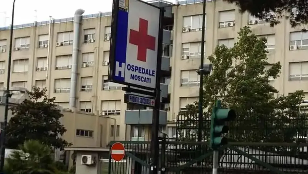 53 anni, diversi accessi in ospedale ad Aversa e poi la morte: indaga la Procura - 