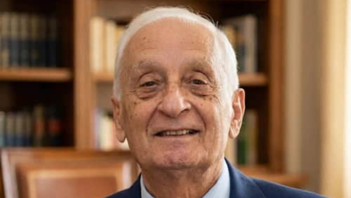 Cervinara piange il prof. Michele Leparulo, maestro di generazioni - 