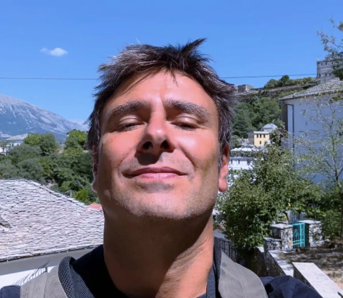 Alessandro Di Battista ricoverato a Cuba: condizioni gravi, sarà trasferito all’Avana - 