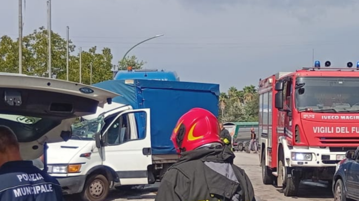 Incidente sull’Appia ad Epitaffio, strada chiusa: un ferito  - 