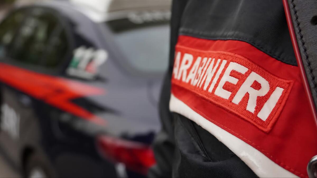 Violenze e minacce ai genitori per la droga: 34enne di Airola allontanata con il braccialetto - 