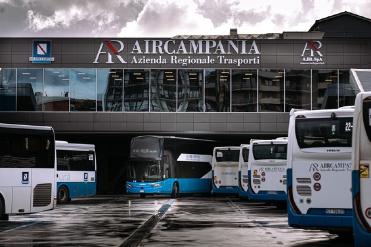 AIR Campania, da domani il piano “a scuole aperte”: 4.200 corse al giorno - 
