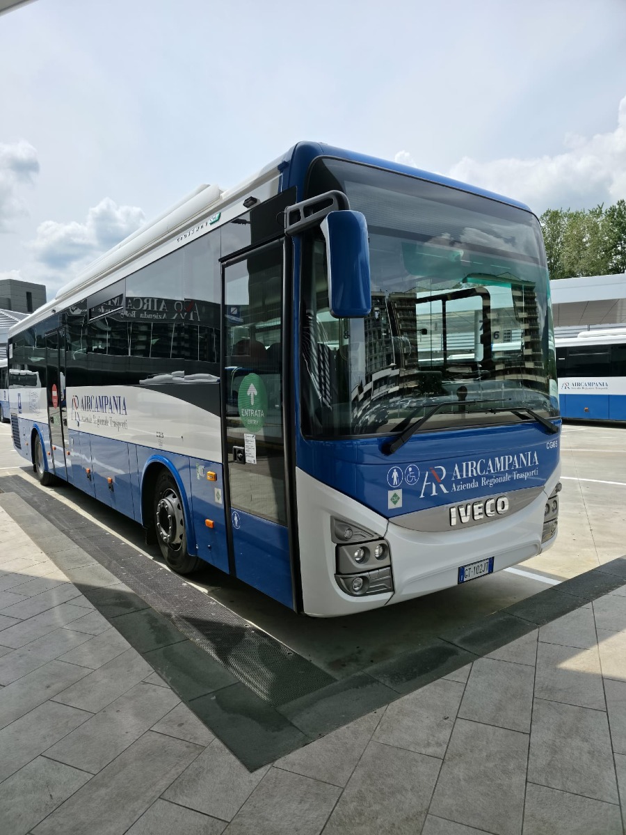 Perde 2mila euro sul bus, l’autista AIR ritrova la borsa e la restituisce - 