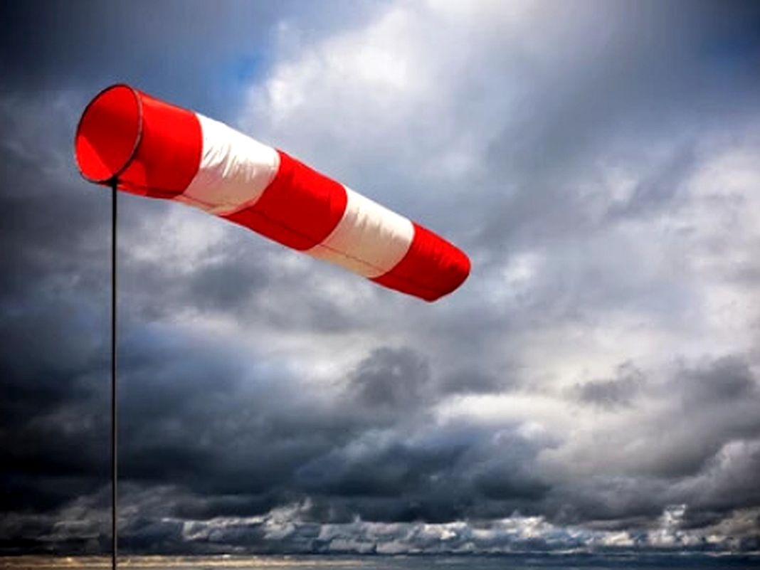 Allerta vento in tutta la Regione: raffiche forti e mare agitato - 