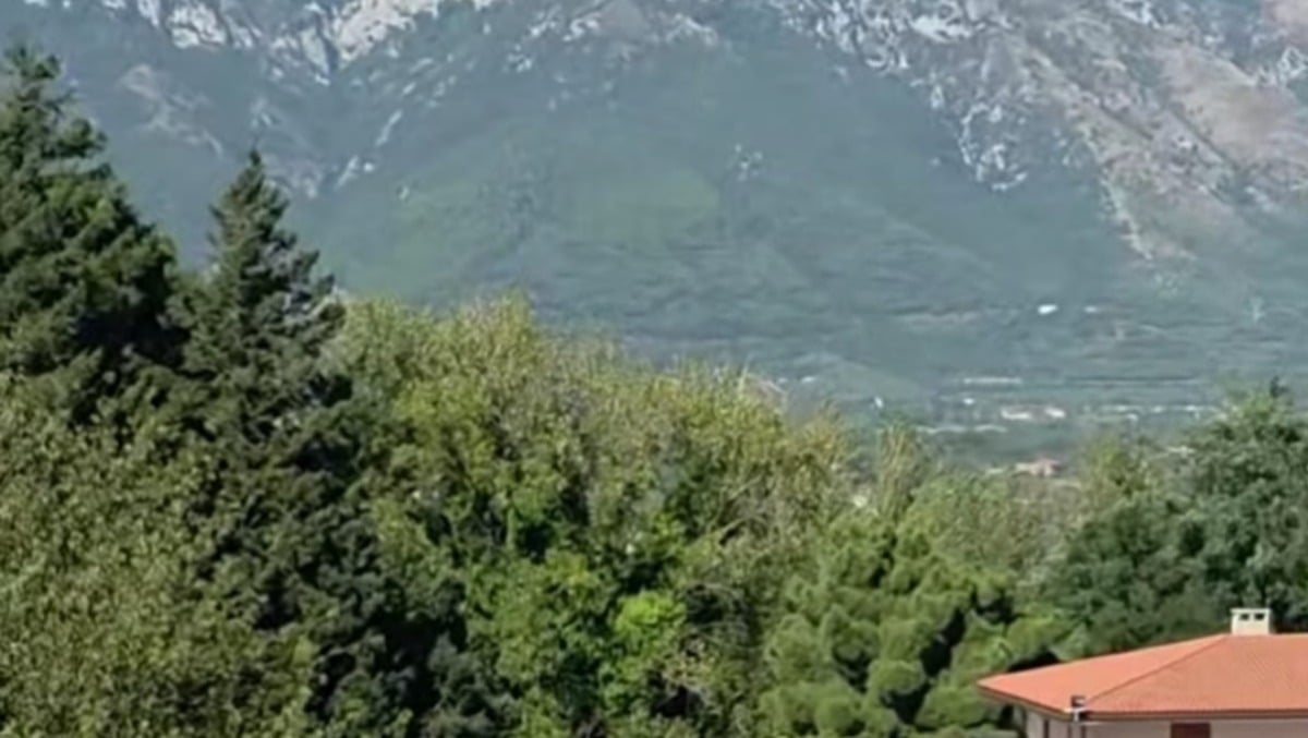 Airola, dal rogo non esce più fumo.  - 