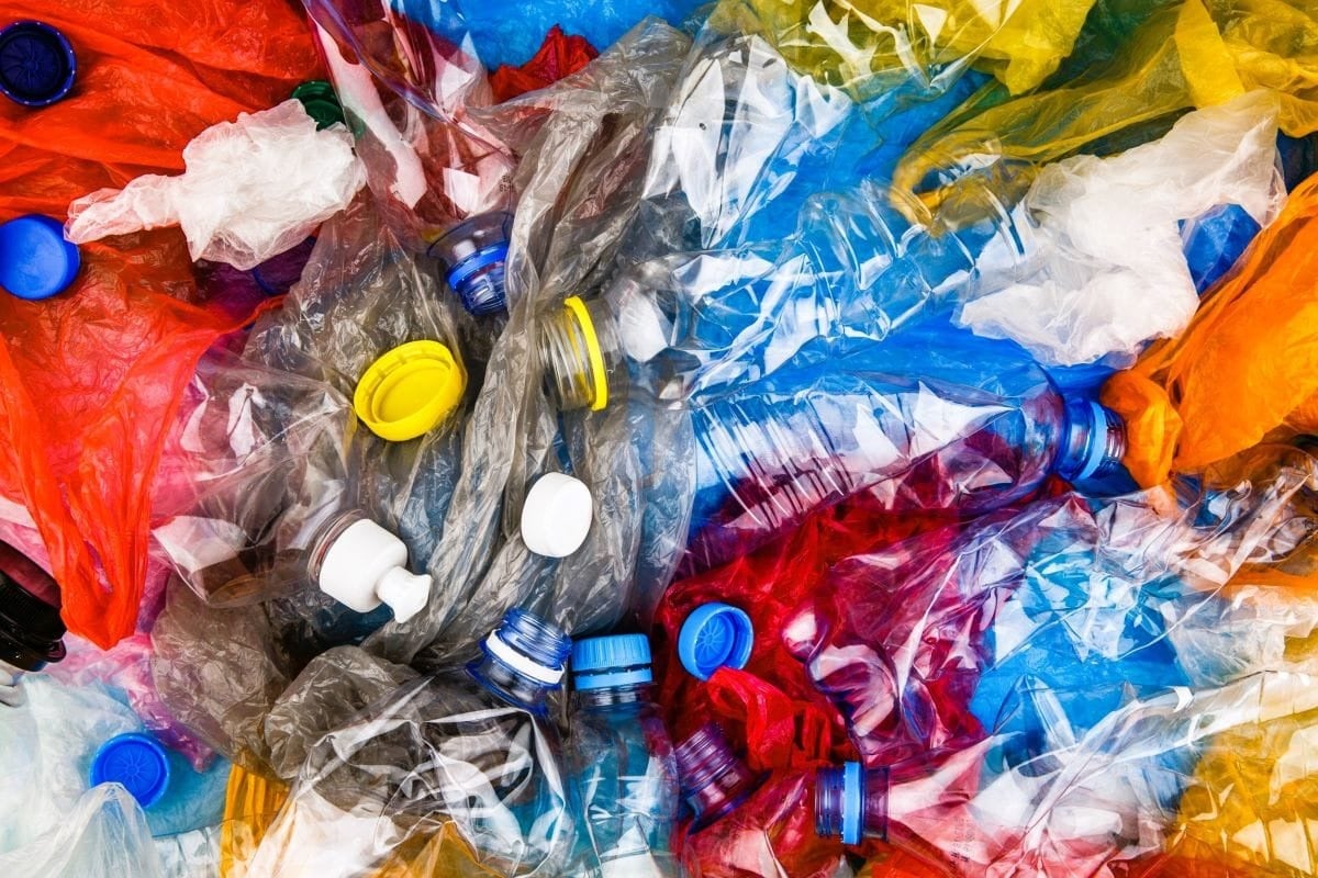 Plastic Overshoot Day, il limite è stato superato: da oggi cresce il rischio di rifiuti fuori controllo - 