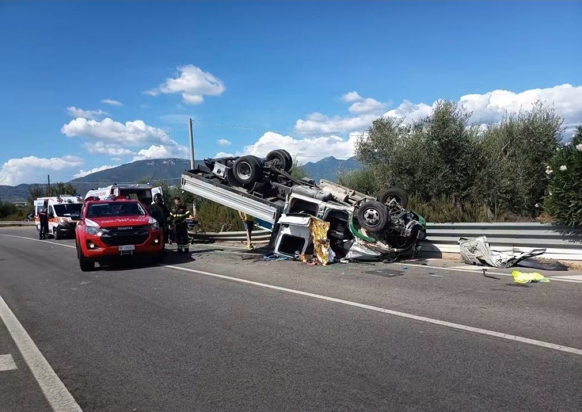 Incidente sulla Statale 19 a Serre: morto un 51enne, feriti due operai - 