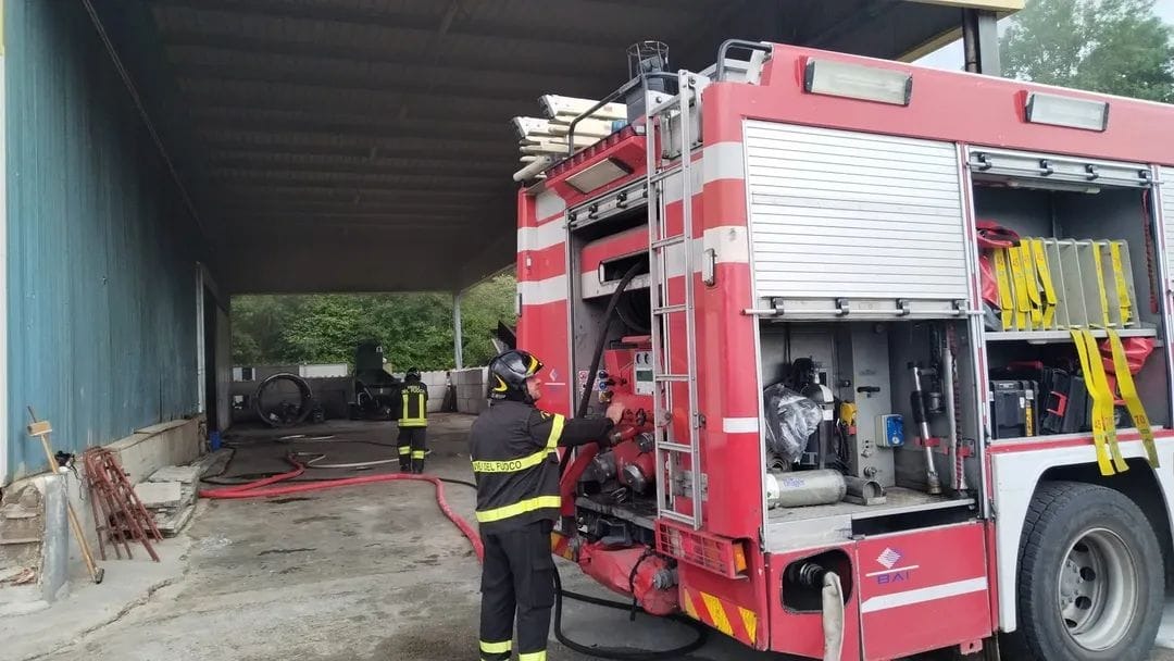 Incendio alla ex New Vision di Sassinoro, l’ASL invita alla prudenza - 