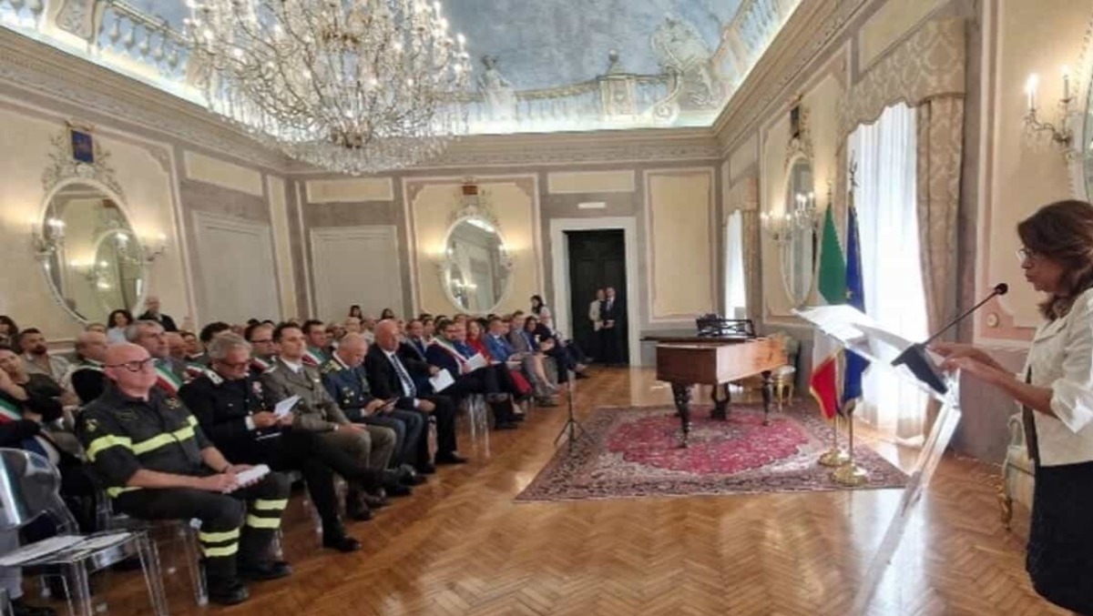 Ventuno medaglie d’Onore ai deportati irpini: la memoria torna nel Salone degli Specchi - 