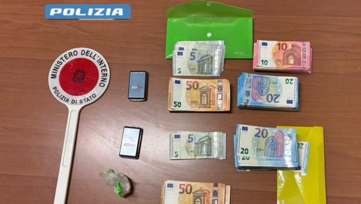 Cocaina e 7mila euro, blitz della Polizia: arrestato un 38enne di San Martino V.C. - 