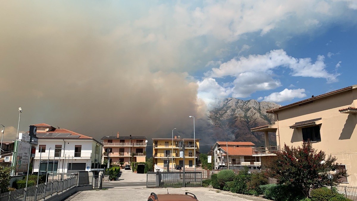  Taburno in fiamme, Errico: «Accertare cause e responsabilità» - 