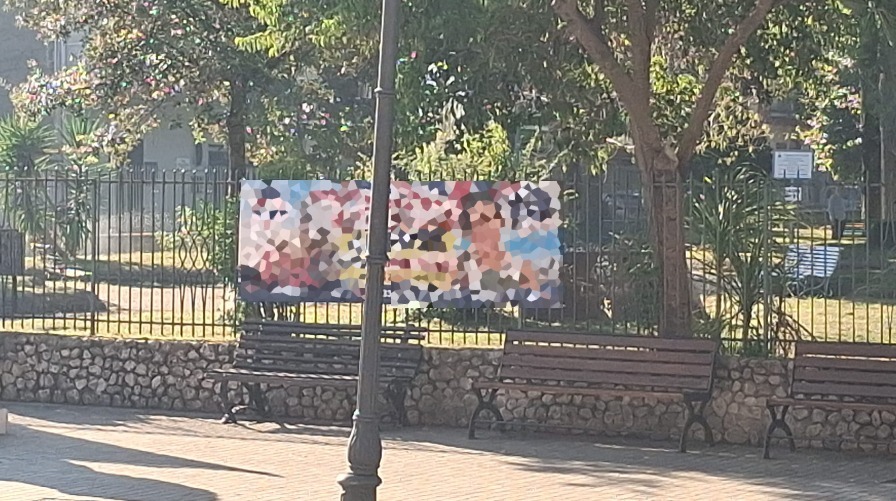 Cervinara. Villa Comunale, striscione pubblicitario: era il luogo più adatto? - 