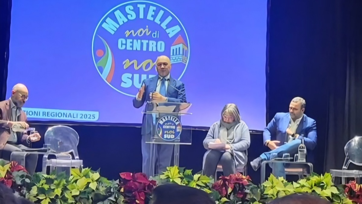 Comizio di Noi di Centro pagato da Santamaria, l’opposizione: «Mastella chiarisca perché» - 