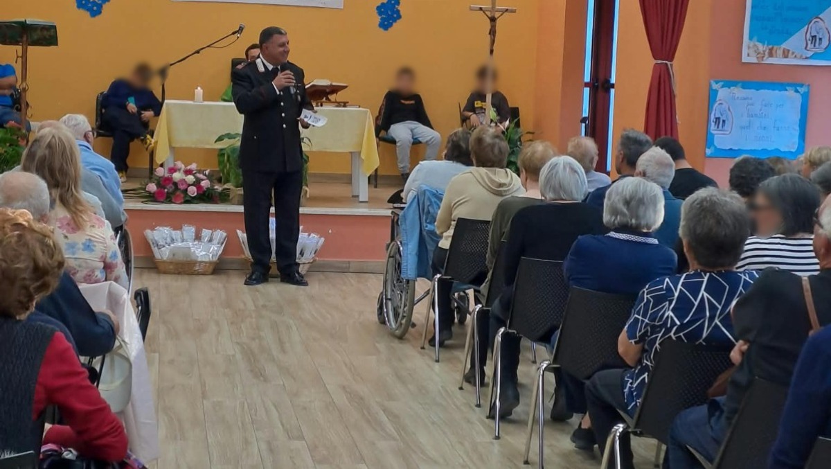 Torella dei Lombardi. I Carabinieri incontrano gli anziani  - 