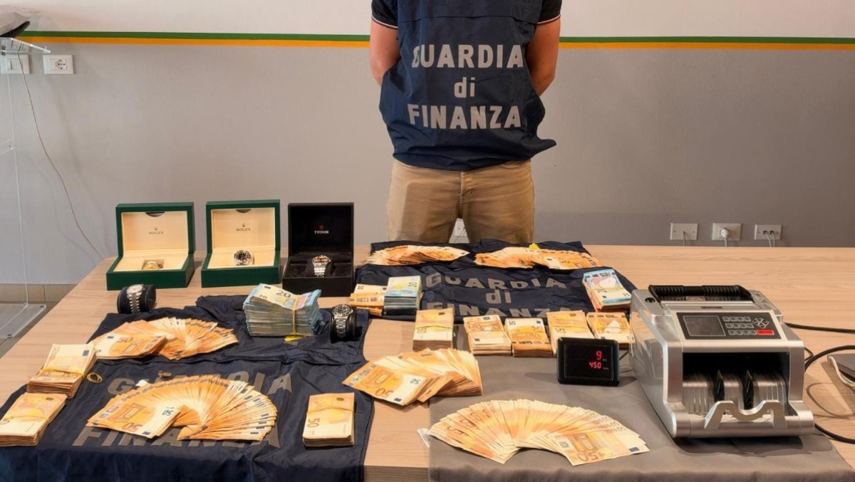 Maxi sequestro da 37 milioni: scoperta una rete di società cartiere e riciclaggio di denaro - 