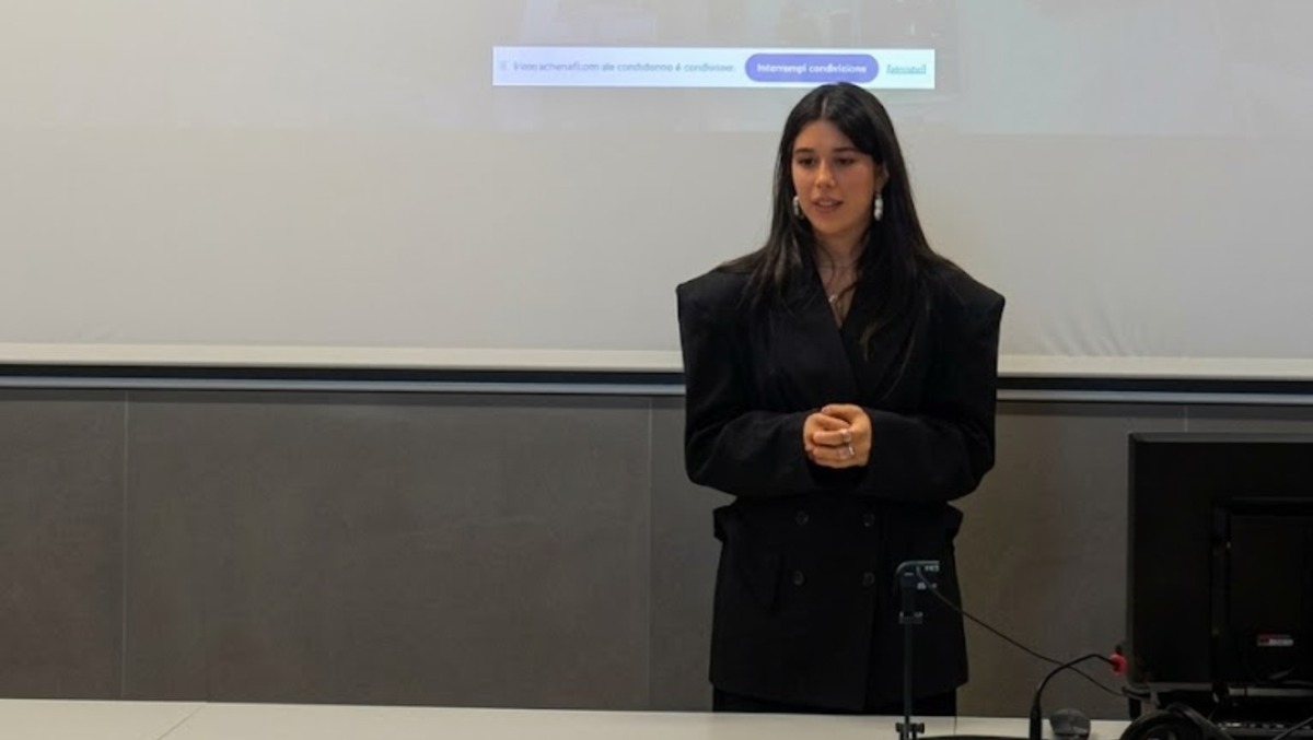  Beatrice Manganelli si laurea con 110 e lode in ingegneria Ambientale all'Università di Bologna. - 