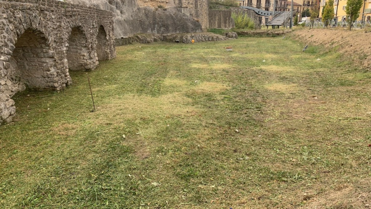 Decespugliamento e pulizia nell’area del Castello:  al via gli interventi del PRIUS - 