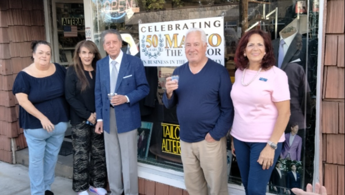Dall’Irpinia a New York, 50 Anni di Sartoria: Omaggio a Mariano D'Agnese - 