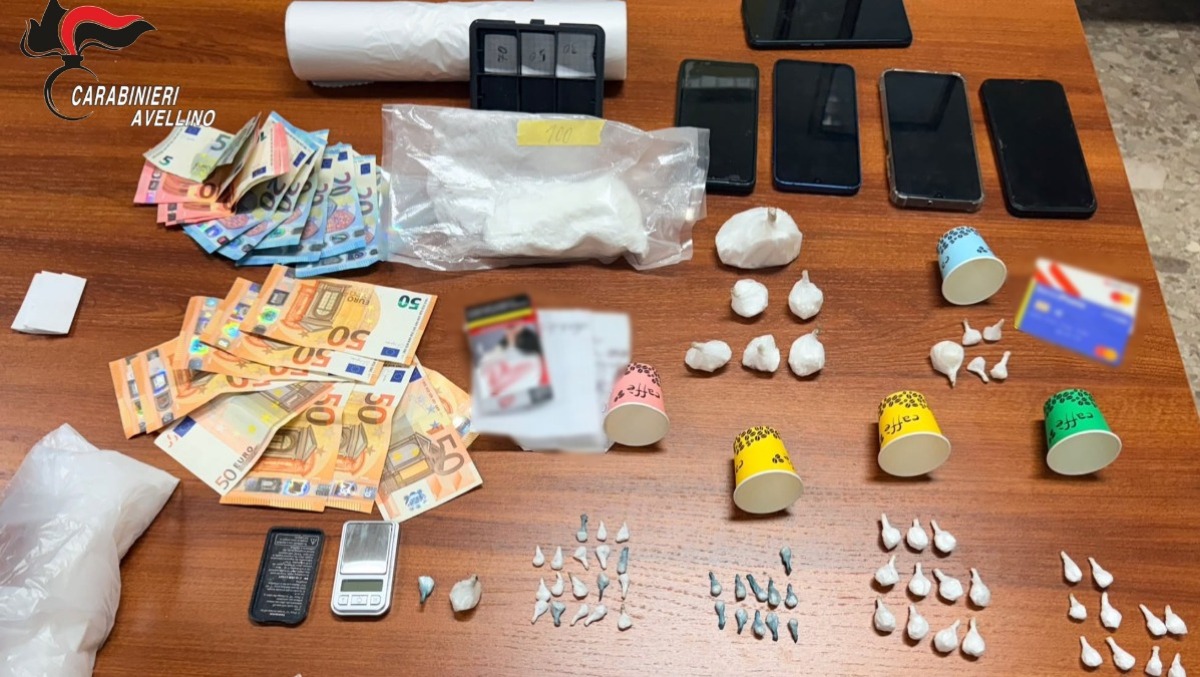Montoro, arrestati due uomini. Sequestrati 330 grammi tra cocaina e crack - 