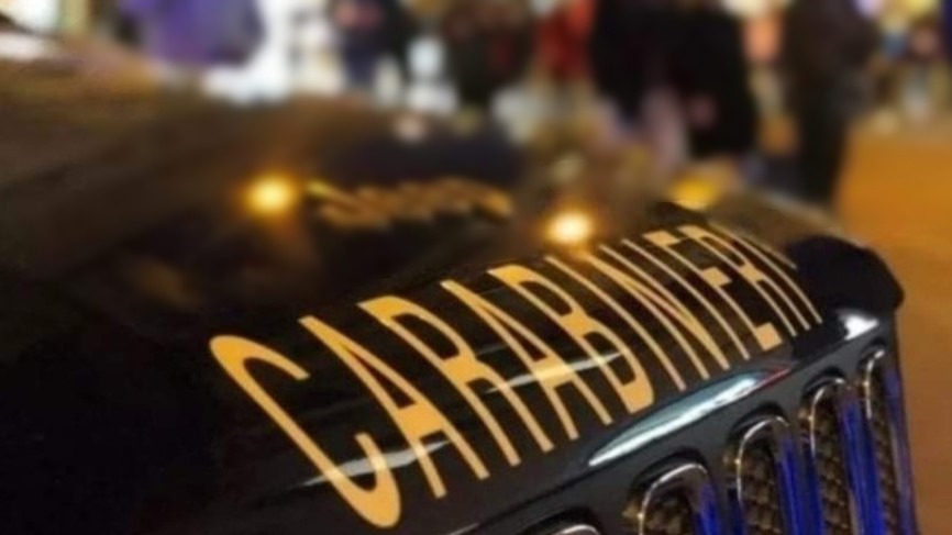 In cinque a bordo di una Seat non si fermano all’alt: speronata la gazzella dei carabinieri - 