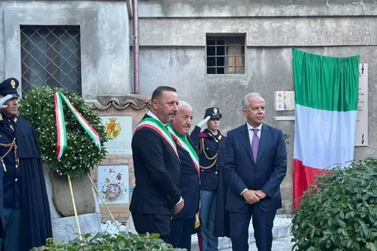 San Lorenzello, il ministro Piantedosi alla cerimonia per il premio “La Persona al centro” - 
