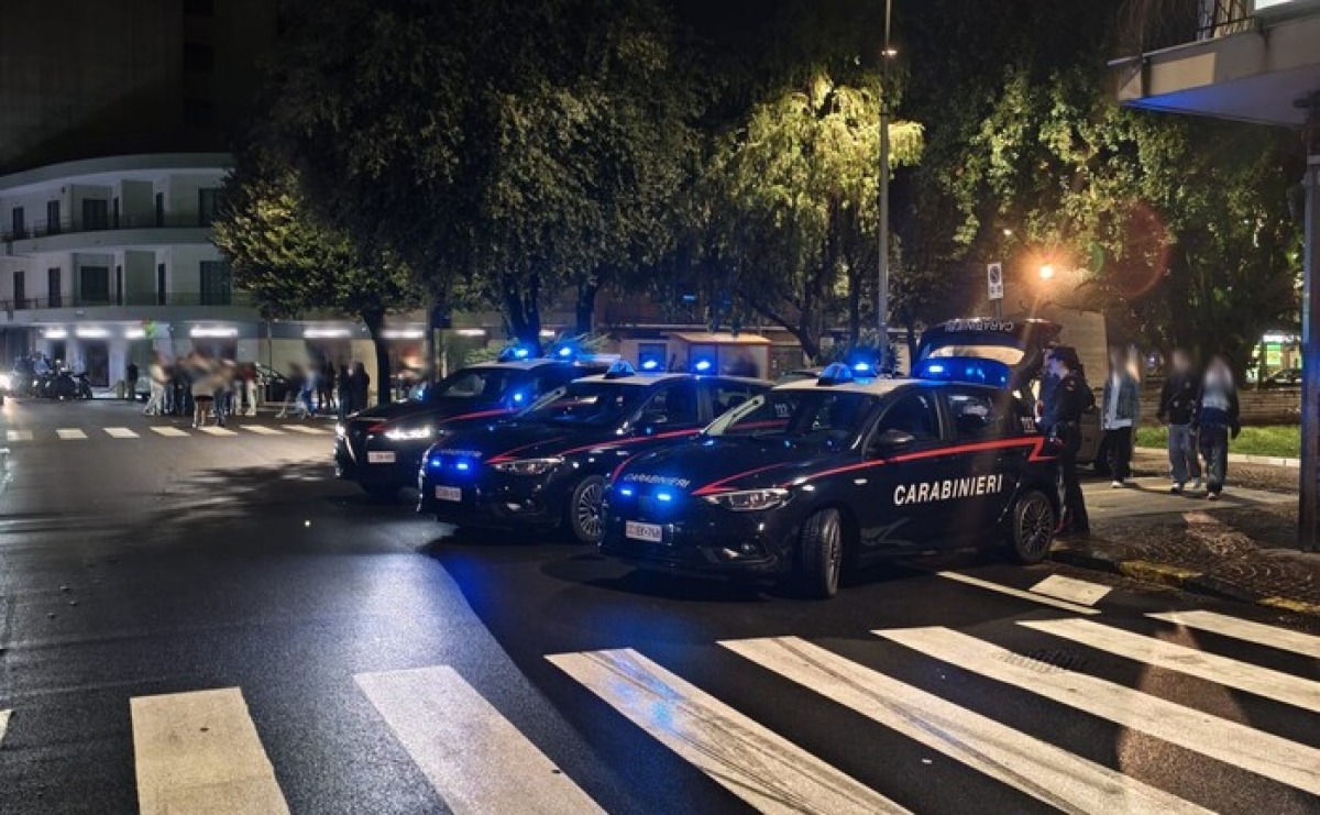 13 e 14 anni, denunciati per aver esploso colpi di pistola in luogo pubblico. - 
