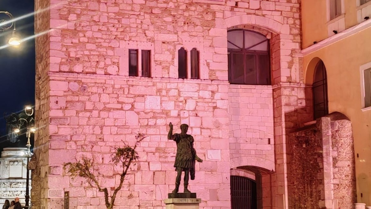 La Rocca dei Rettori si illumina di rosa per la prevenzione dei tumori femminili - 