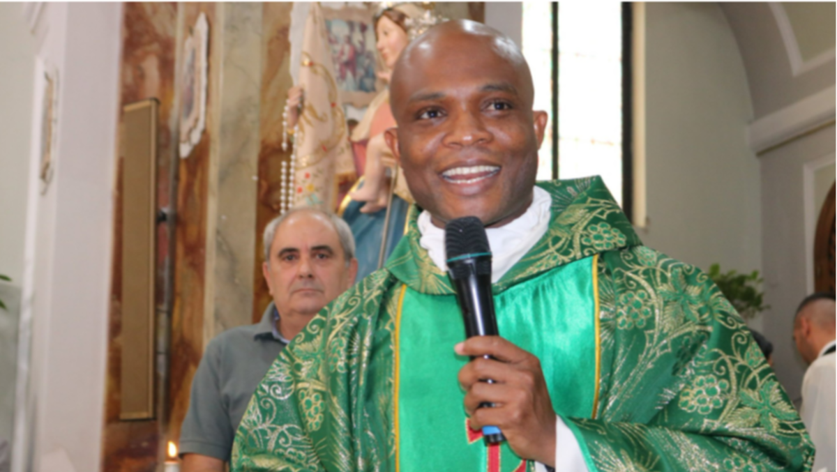 Padre John gravemente ferito in un frontale sulla Statale Appia - 