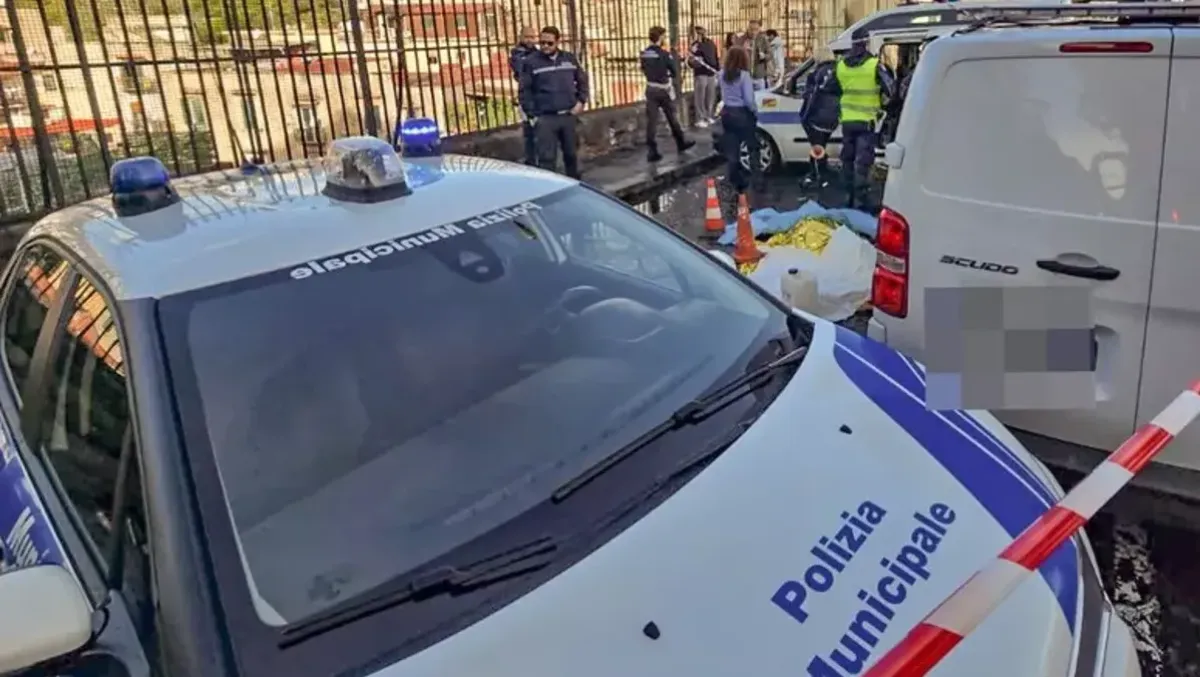 58enne travolto da scooter e furgone: caccia ai pirata - 