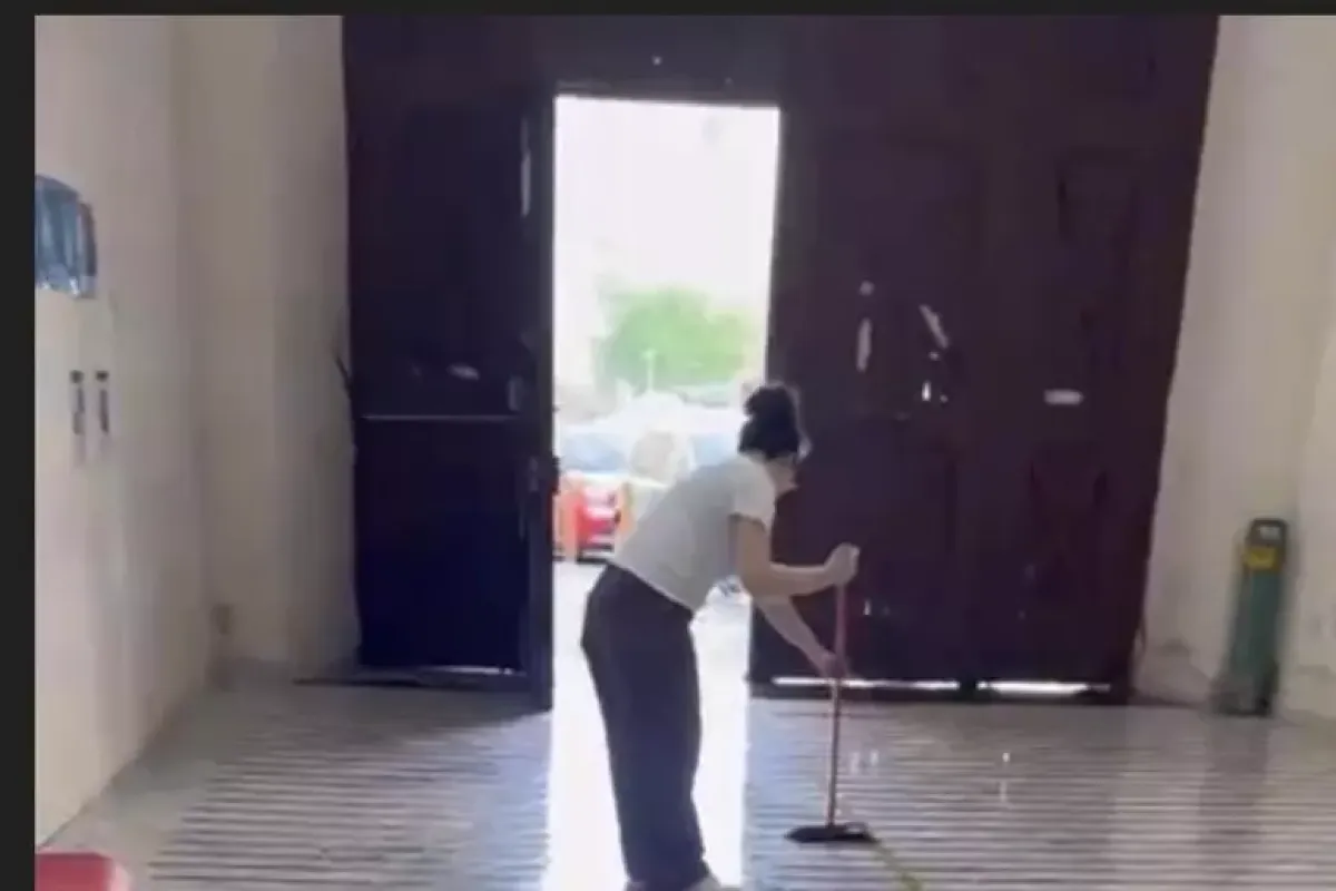 Gli studenti puliscono la scuola dopo l'occupazione: una lezione per il futuro - 