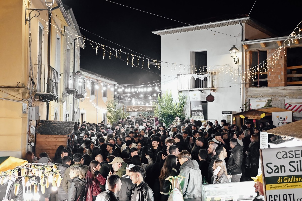 Cervinara. Sagra della Castagna, il trionfo di Castello: i vicoli fanno il pienone - 