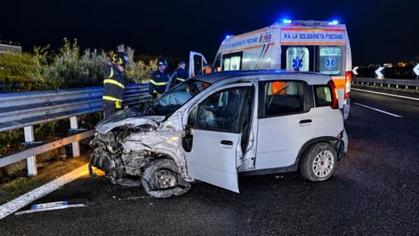 Grave incidente sulla A30, giovane donna soccorsa e trasportata al Ruggi di Salerno