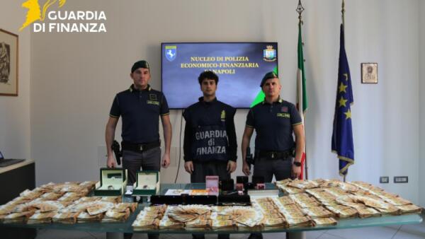 Sequestrati ad un imprenditore 2,2 milioni di euro in contanti
